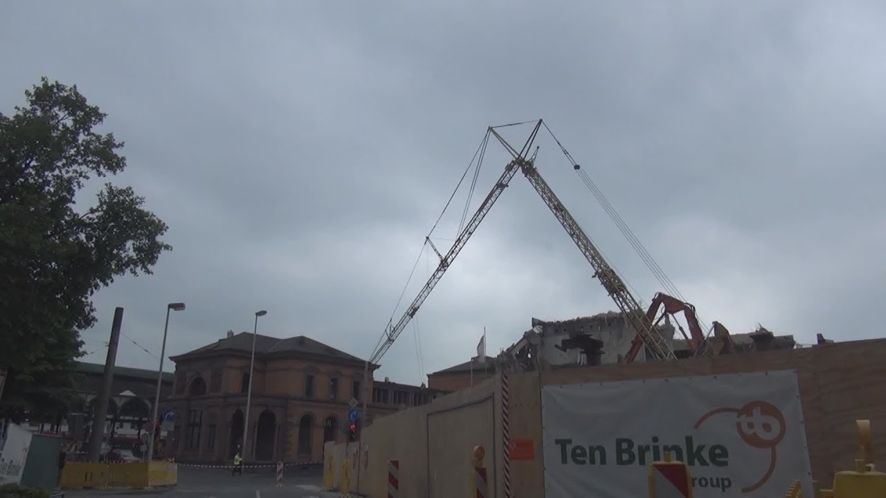 Mobilbaukran an Baustelle Südüberbauung auf HBF gestürzt in Bonn am 17.06.17 + O-Töne