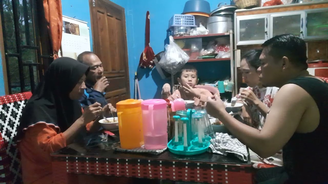Berbuka puasa 08 maret 2026