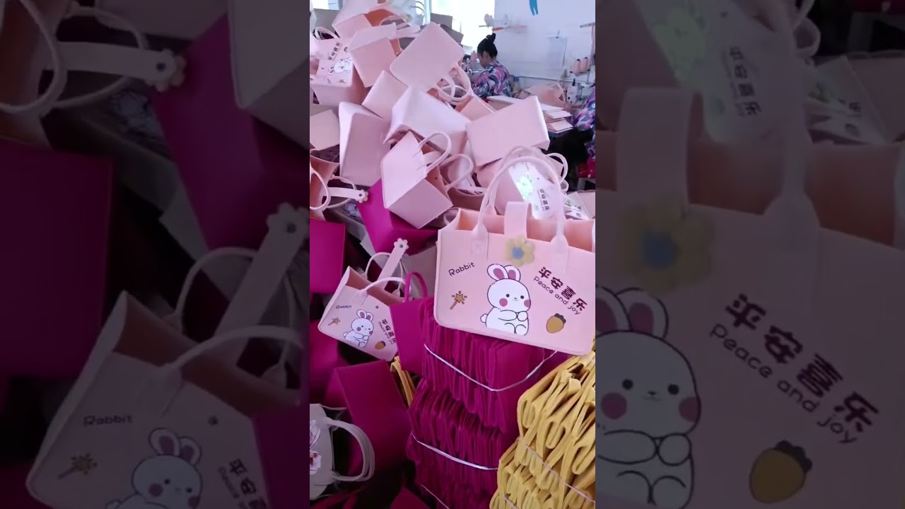 Customized Felt gift bag handbag for childern birthday party storage bags