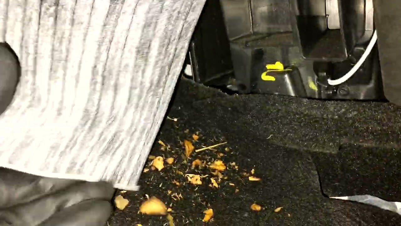 Dacia Logan how to replace the cabin filter