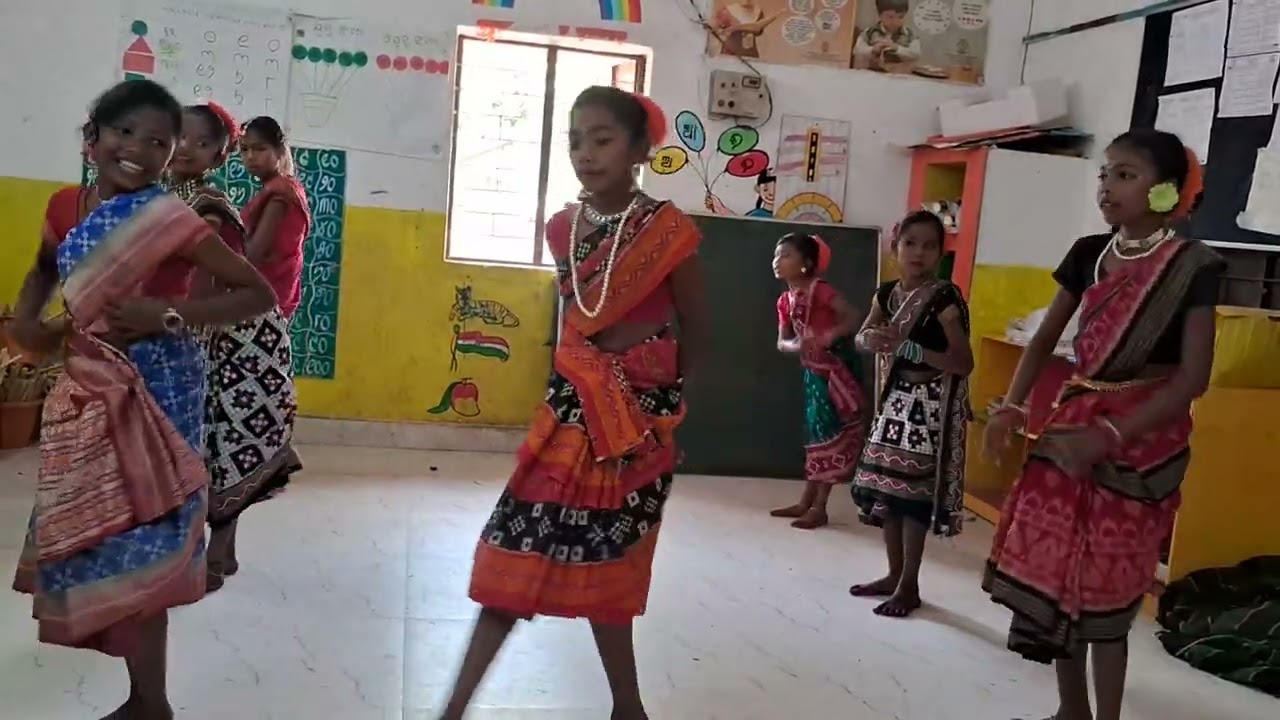 Jhuli jhuli asuchhe (  by student of Govt PS Salebhata )