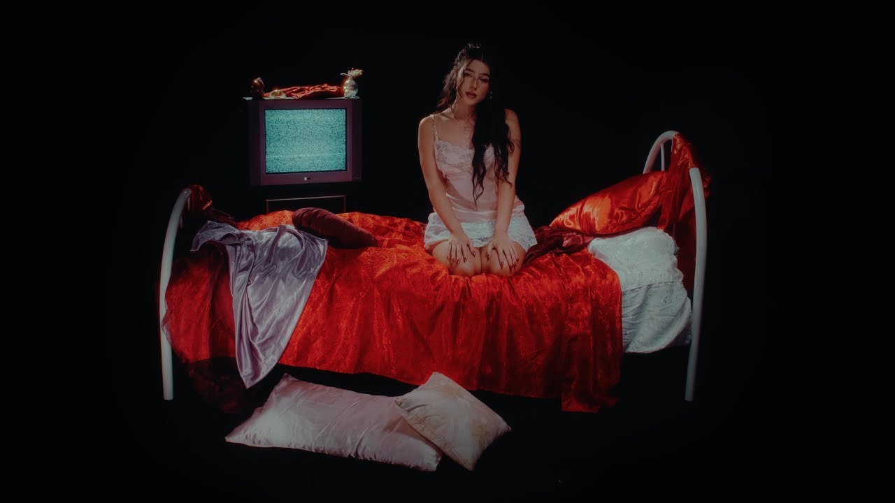 effie isobel - Moon Made (official music video)
