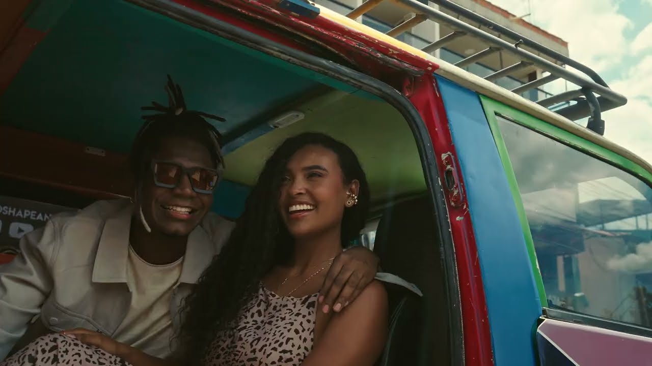 Venesti - Fuera De Lugar (Official Video)