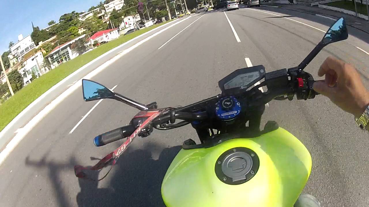 KLE621FULL YAMAHA MT-09 YELLOW ANDA MUITO DE ARRANCADA ELA &Eacute; MUITO FORTE