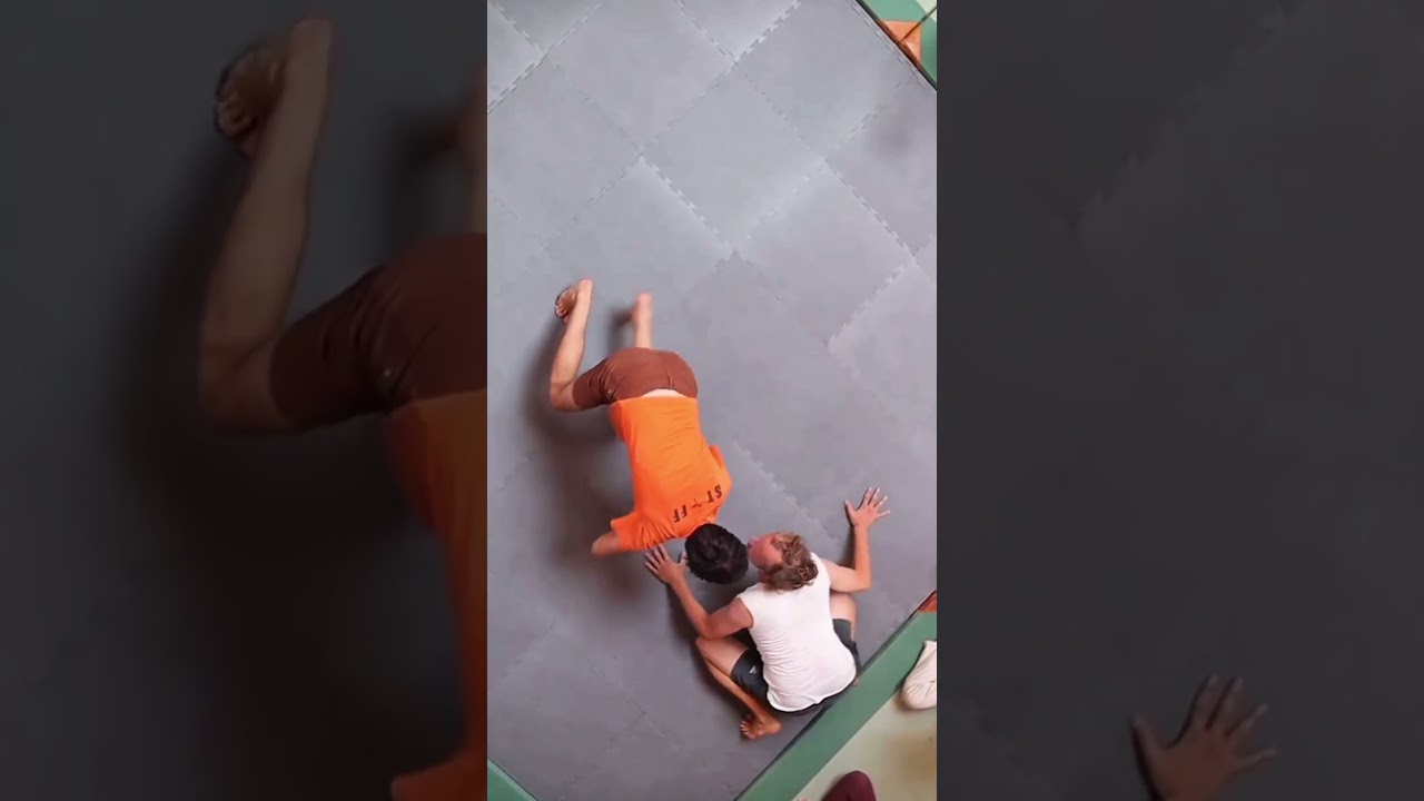 Powerful interactions #embodiment #mobility #playfight