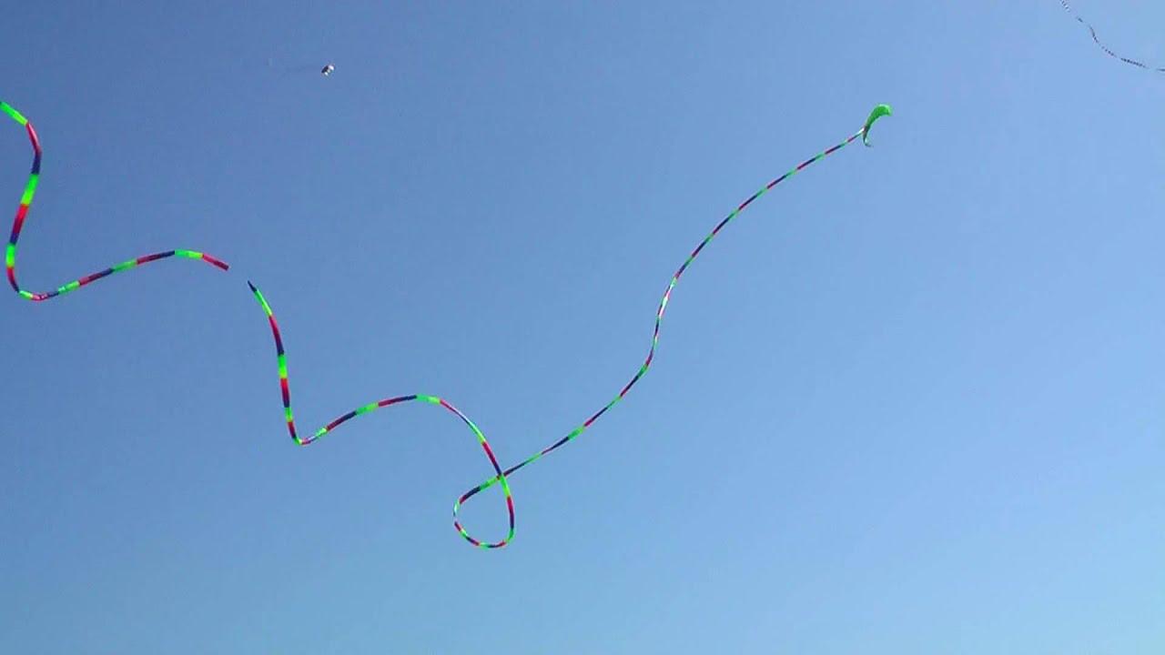 Kite with a VERY LONG TAIL