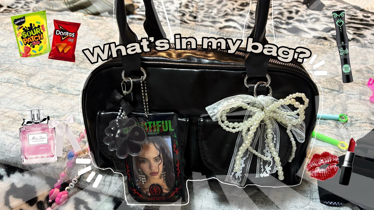 What’s in my bag?🤫 (Leader edition💗) | PrettyGirls |