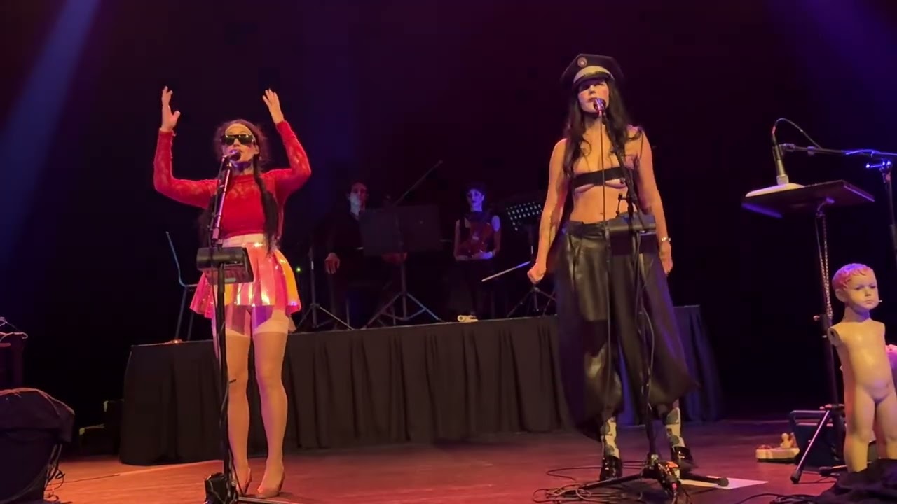 CocoRosie perform &ldquo;Cut Stitch Scar&rdquo; in Barcelona 14th June 2025, Paral-Lel 62