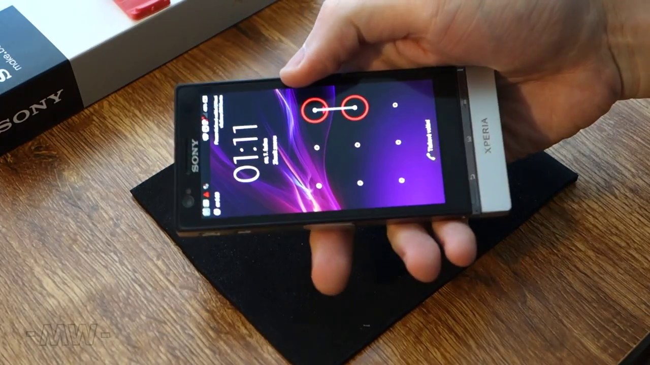 Sony Xperia P - battery replacement, Disassembly