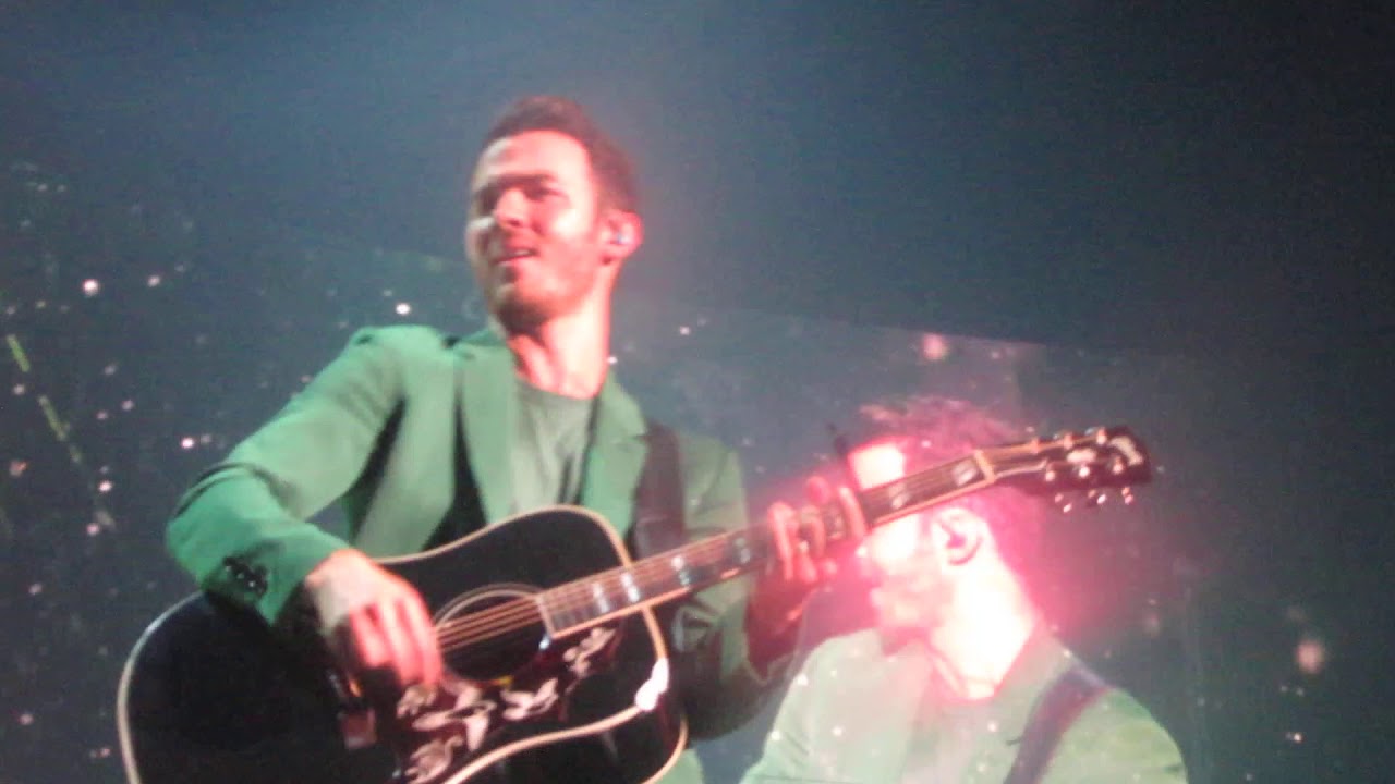The Jonas Brothers Use to be buffalo NY 8 27 19 2ND ROW!!!