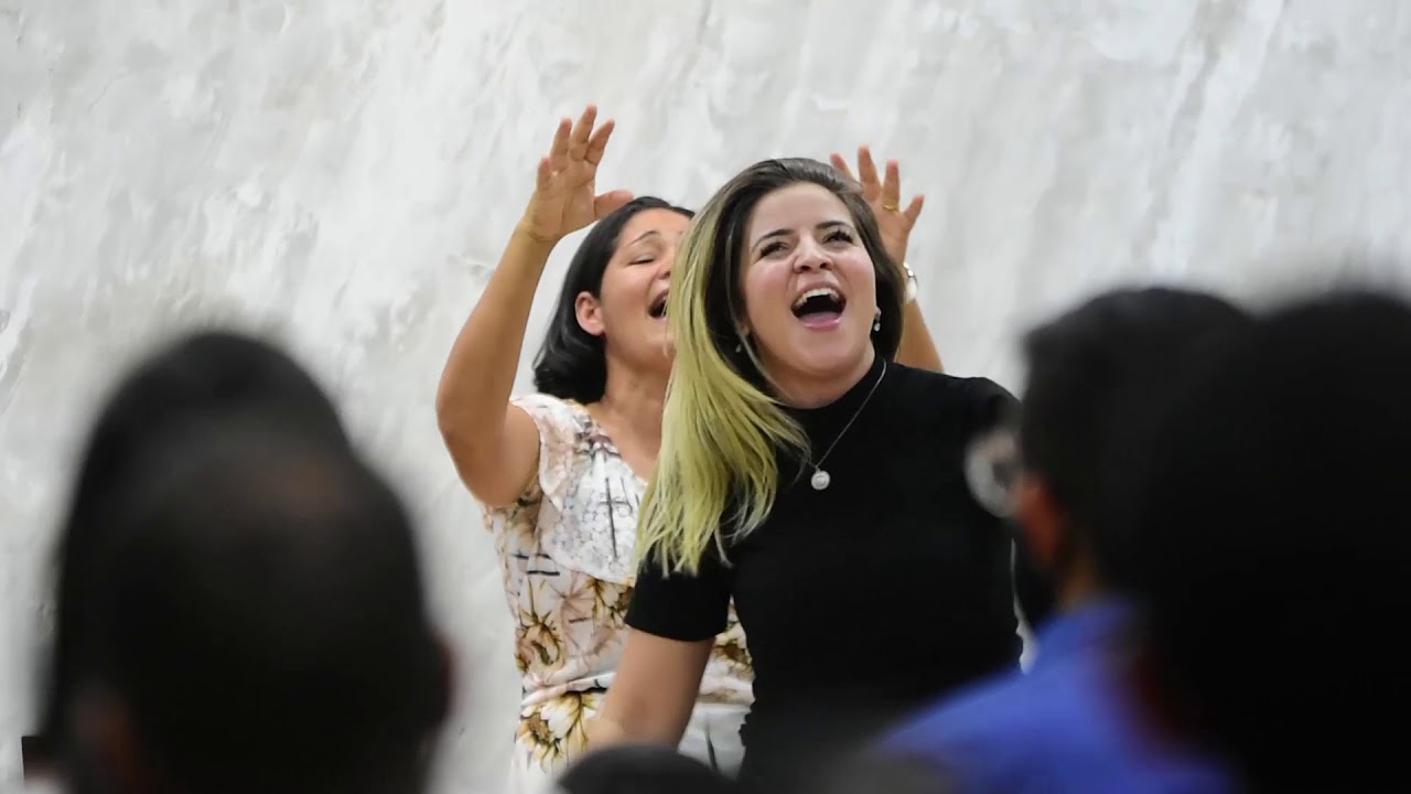 CONGRESSO DE JOVENS (CANTORA CAROL BRAGA).