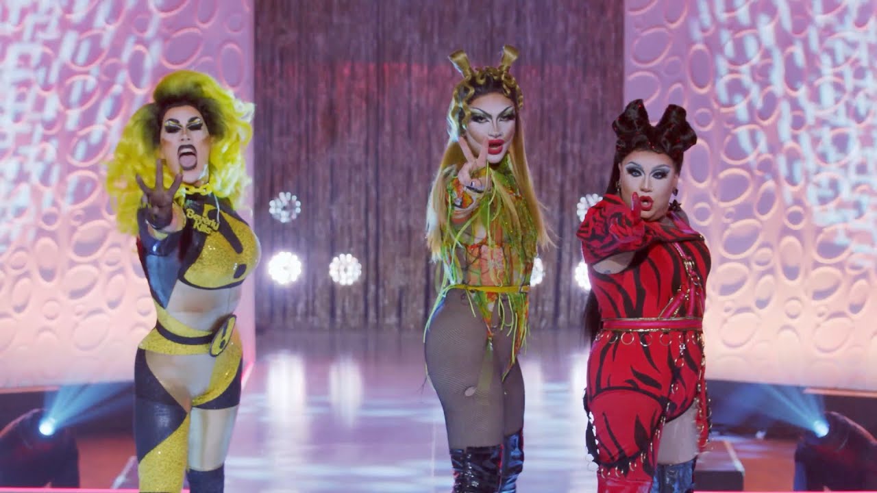&ldquo;Bosom Buddies (Hung Divas Version)&rdquo; Performance 🇦🇺🇳🇿 RuPaul&rsquo;s Drag Race Down Under Season 2