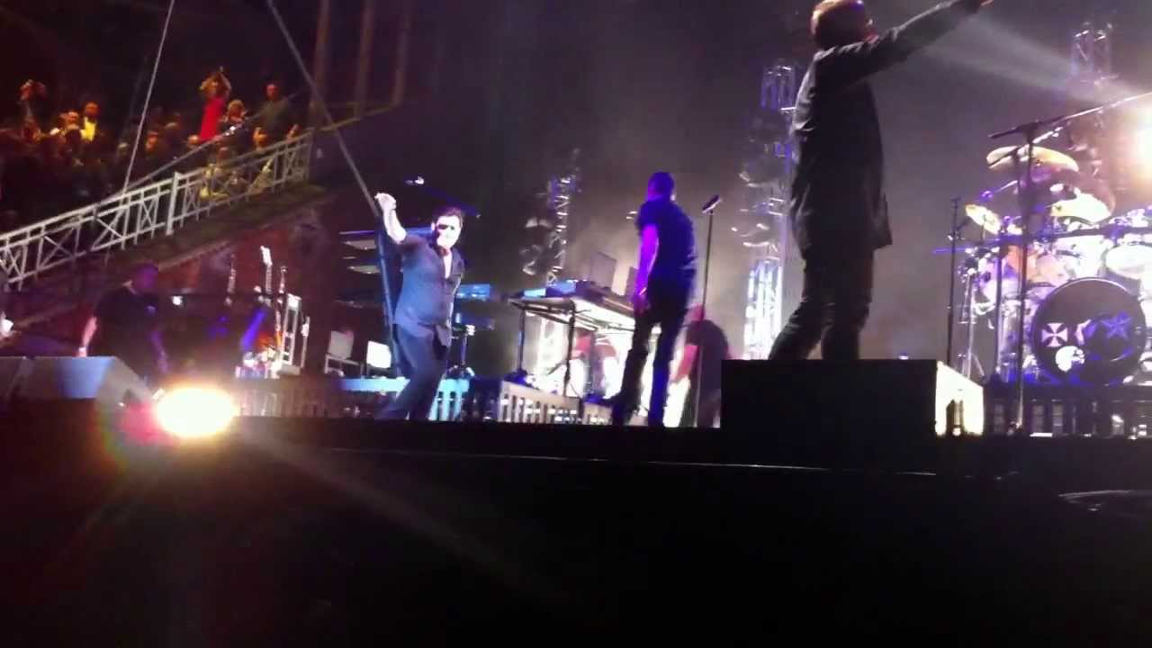 SIMPLE MINDS - live @ Newmarket Alive and kickin and sanctify yourself