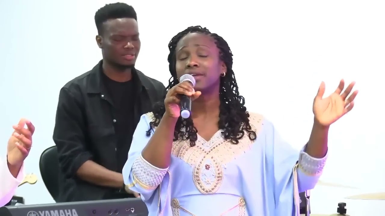 Que la gloire du Seigneur subsiste à jamais (Medley d'adoration) - Diaconesse Grace Lalle