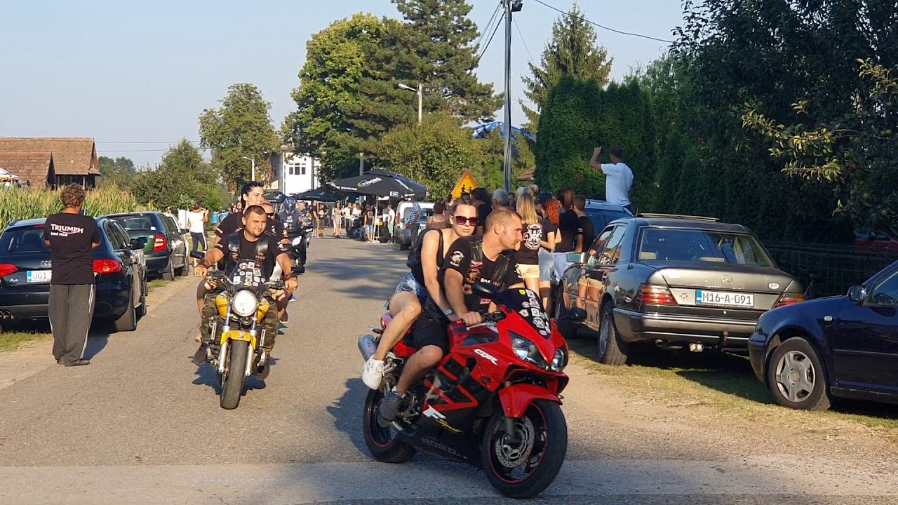 Mk TRIUMPH Covic Polje Defile