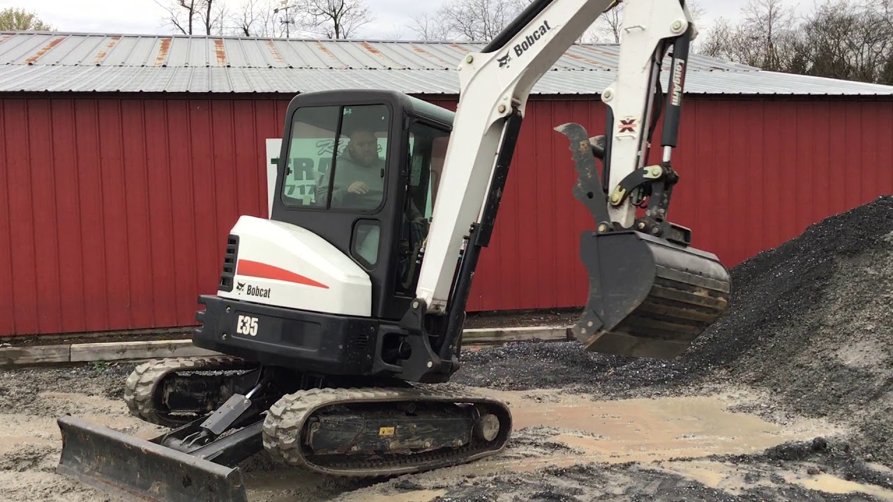 BOBCAT E35 EXCAVATOR