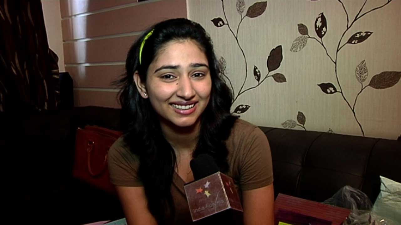 Disha Parmar Share Some Fun Facts Of Her Life