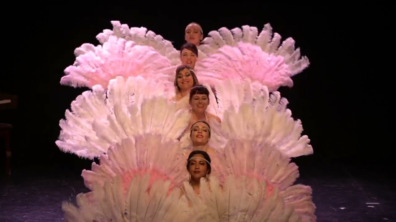 02  The Roarings Twenties - Escuela BCN Burlesque Experience - 𝑃𝑒𝑟𝑙𝑎𝑠 𝑦 𝑃𝑙𝑢𝑚𝑎𝑠