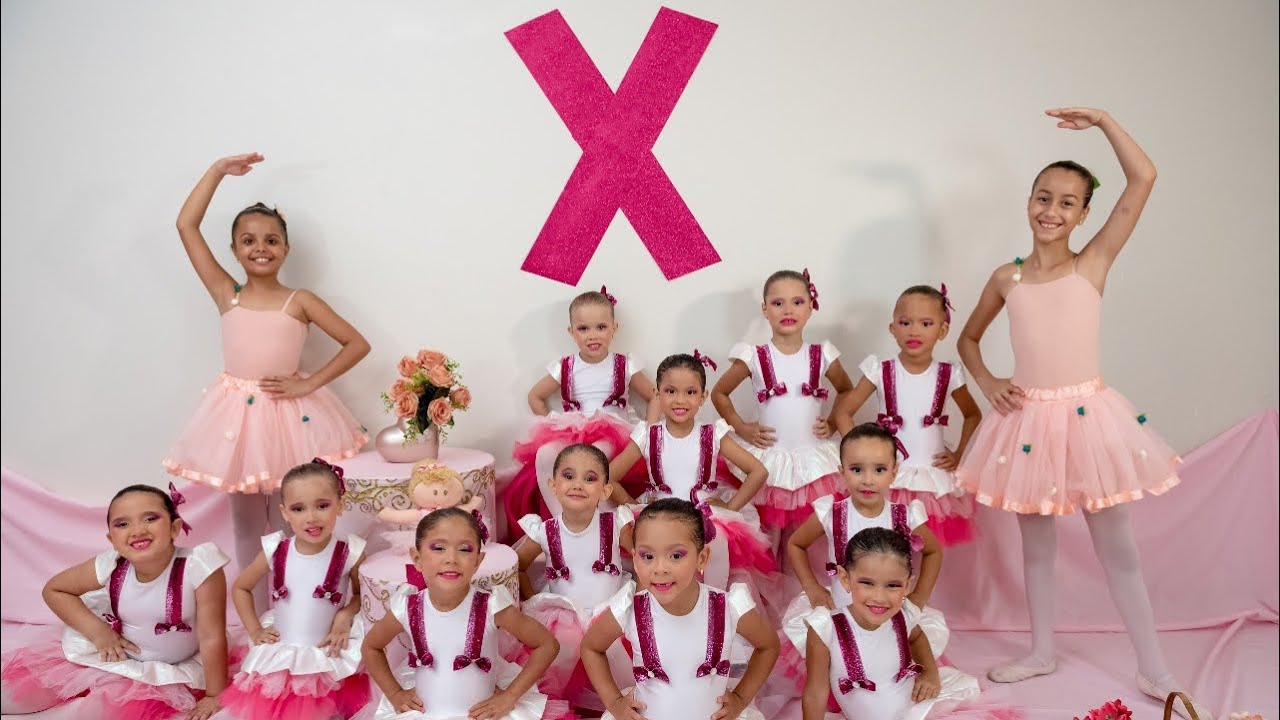 Ballet Liquer - 2° Espetáculo Tema: REIS E RAINHAS (XUXA)
