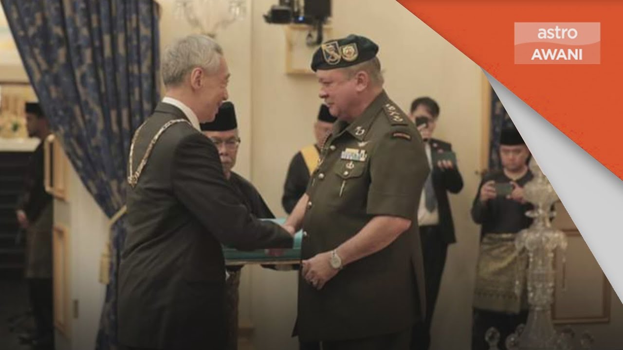 Sultan Johor | Kurnia darjah kebesaran pada PM Singapura