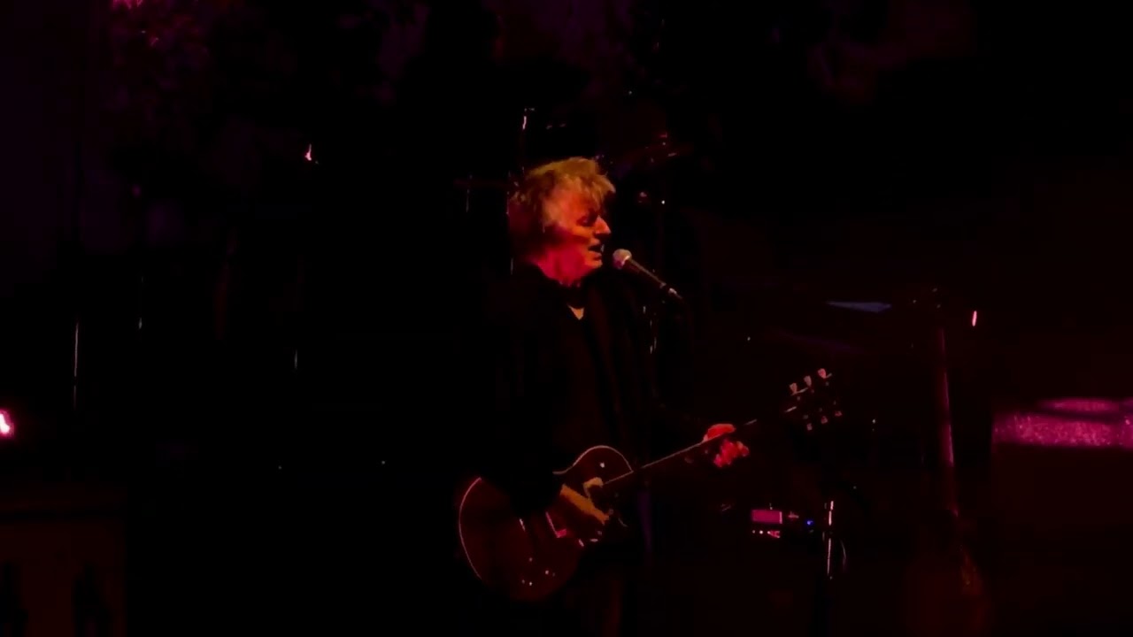 Crowded House   DON’T DREAM IT’S OVER