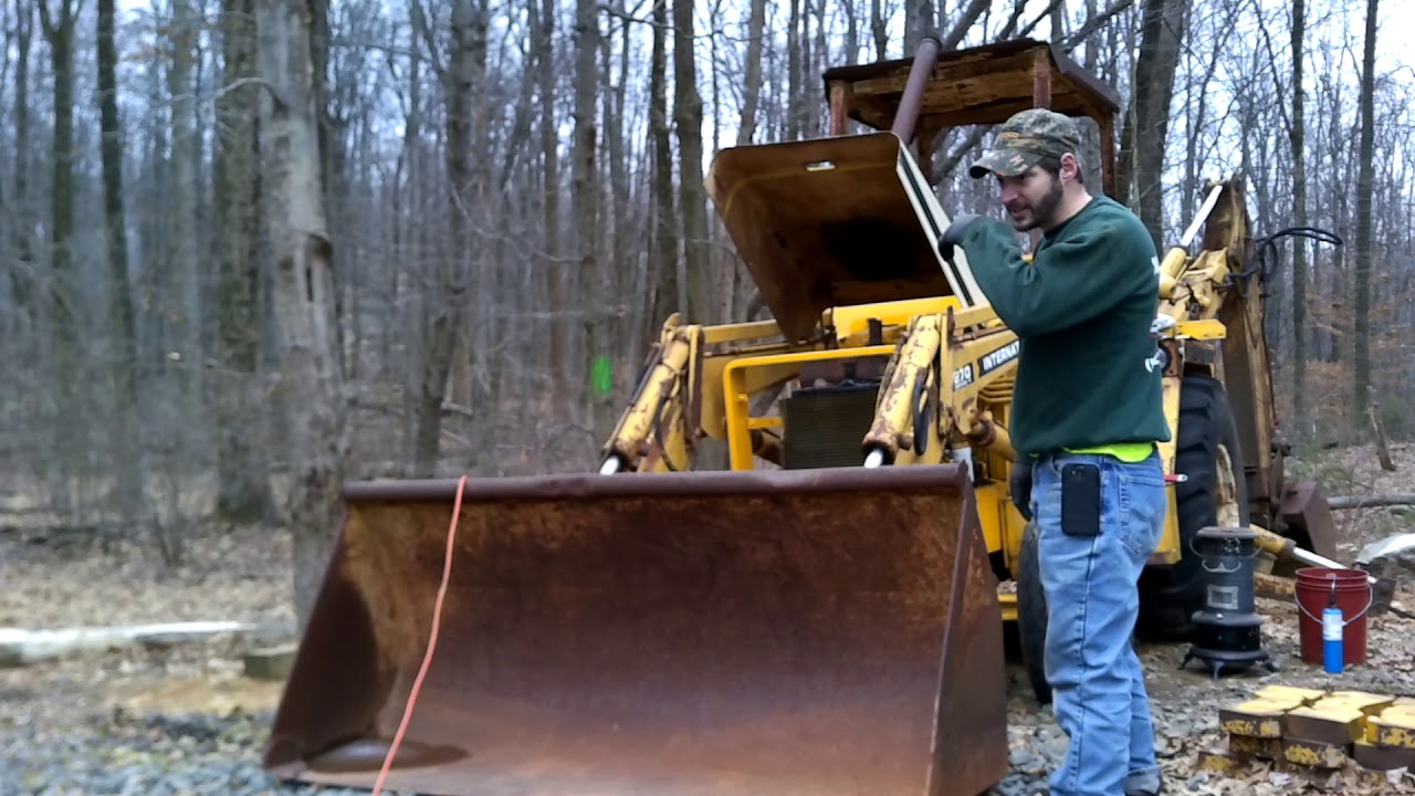 International 270a Backhoe part 5 Issues and first start