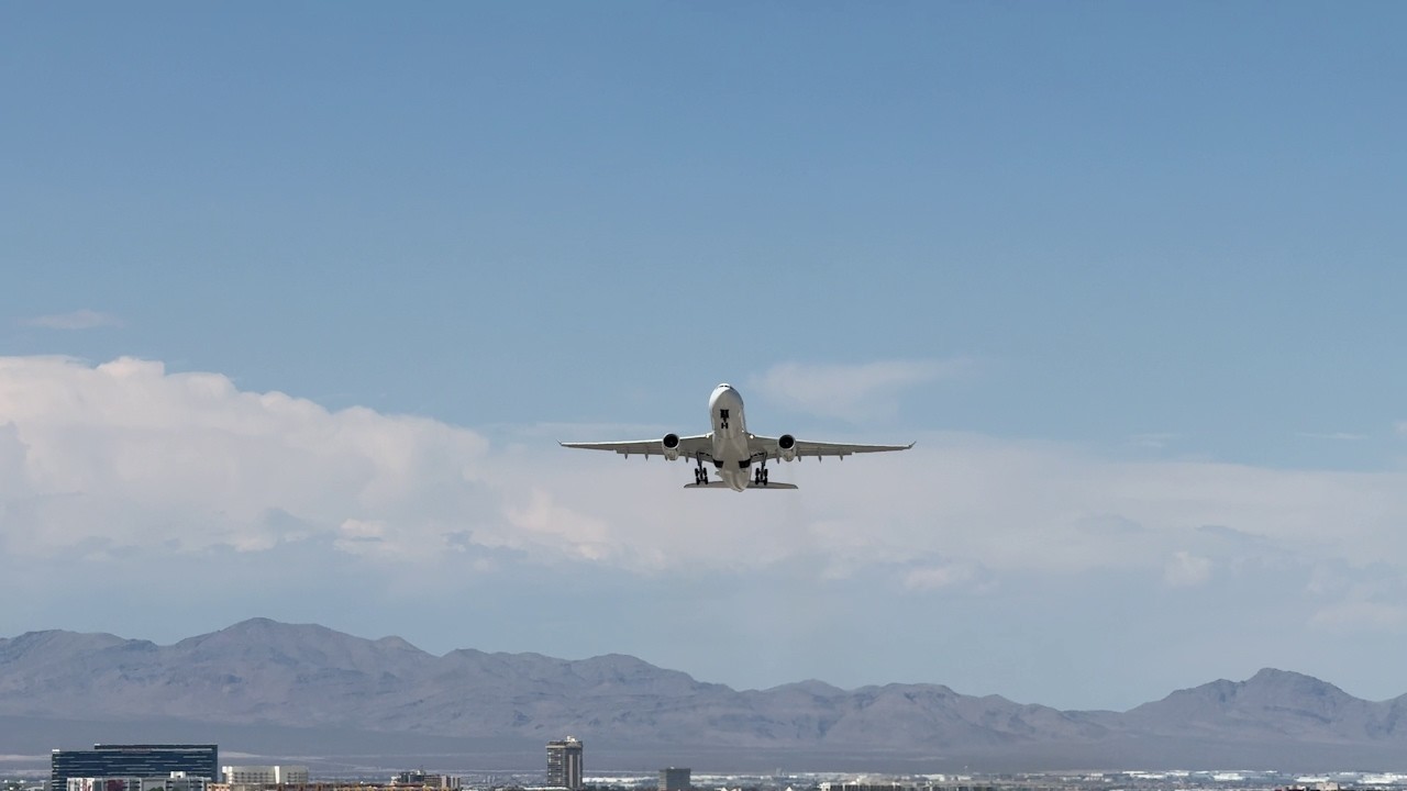 19L departure – National Airlines Airbus A330-243 takeoff from Las Vegas | N828CA