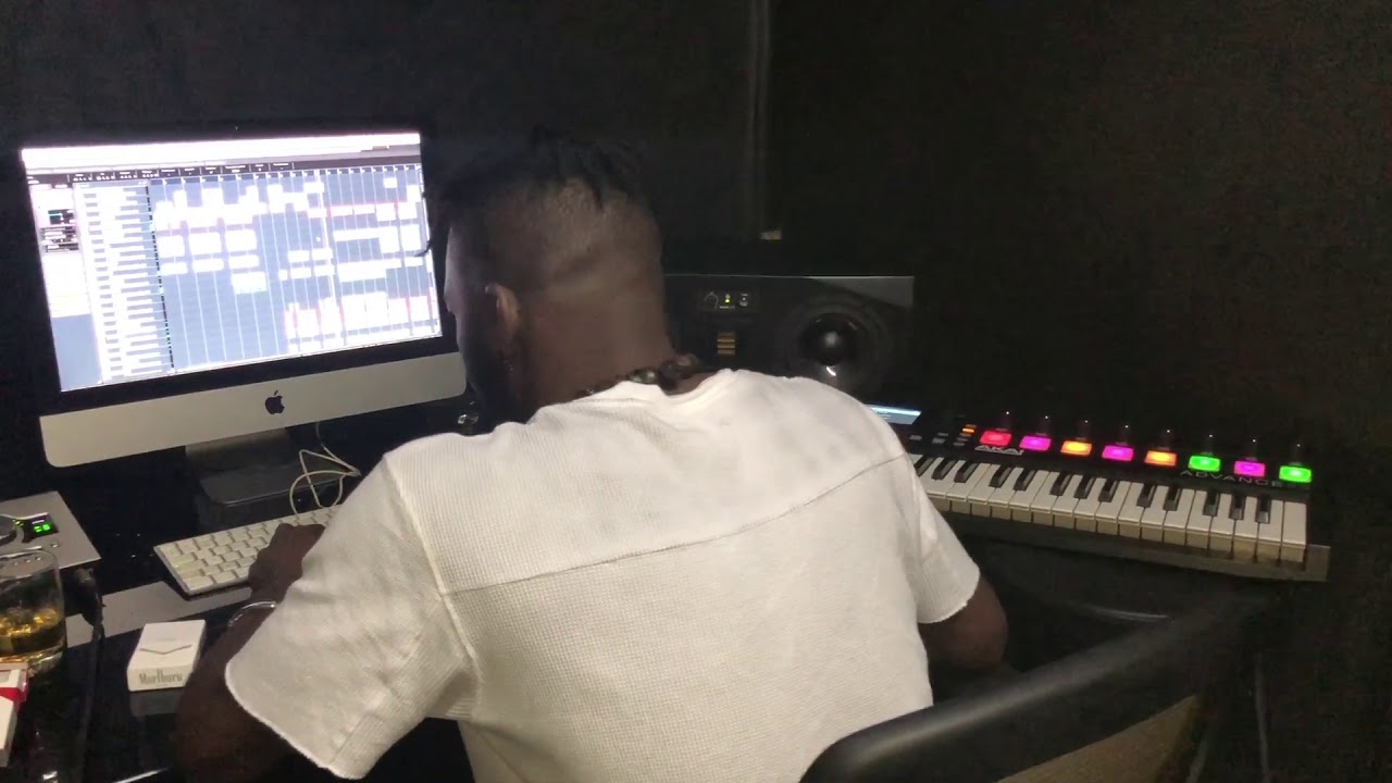 Séance dans mon home studio sur le Remix du Kaïkilada