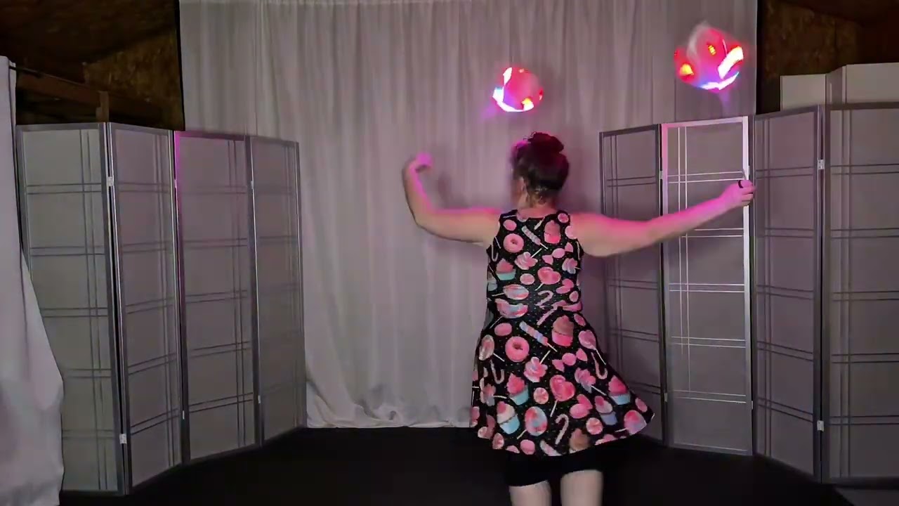 Poi Dance 20260114 #poi #PoiSpinning #PoiDance #FlowArts #PoiTutorial #poiflow #poiflowartist 