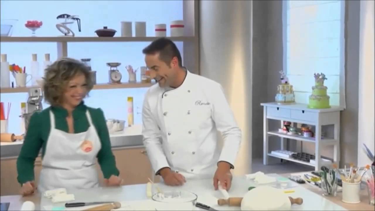 FIOCCO IN PASTA DI ZUCCHERO TUTORIAL RENATO TORTE IN CORSO