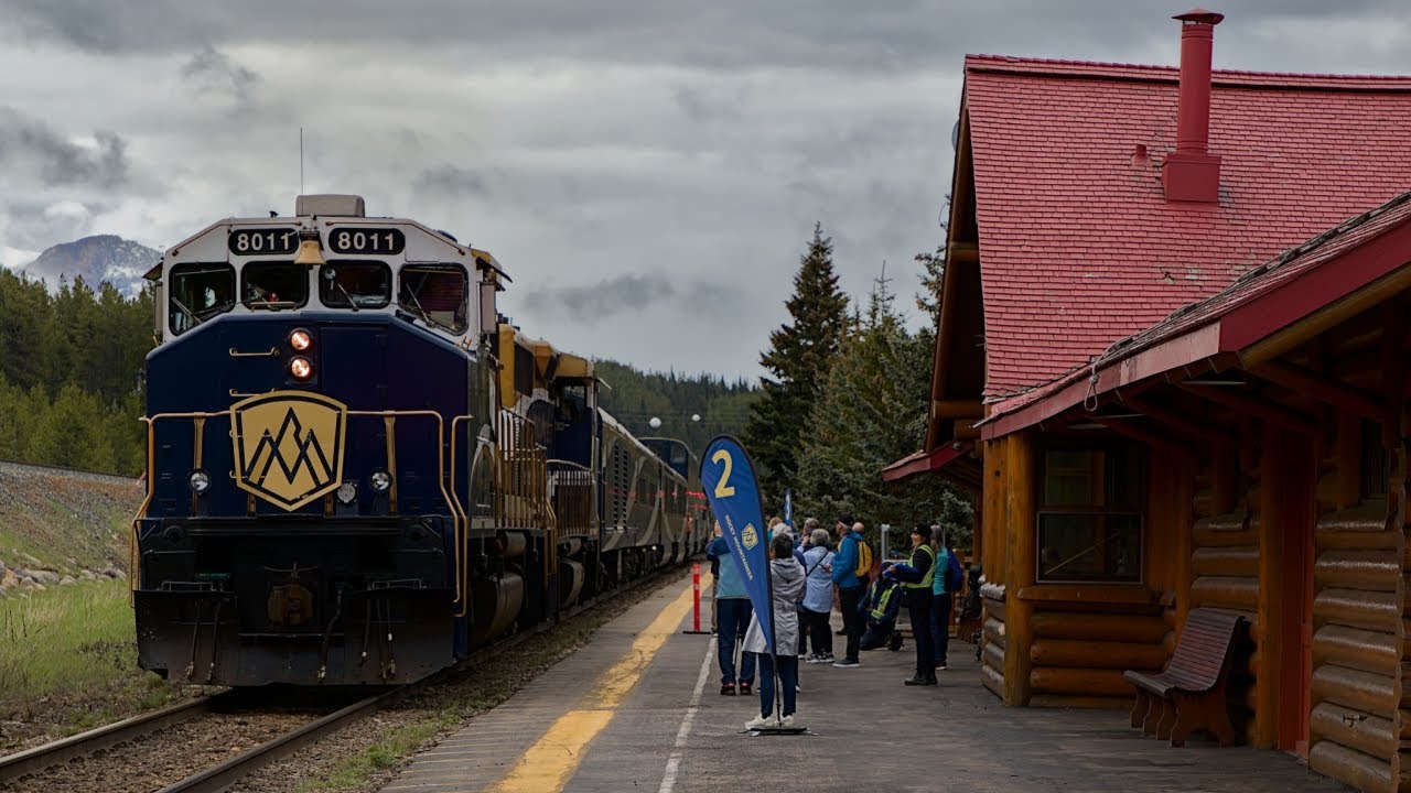 Rocky Mountaineer Action! Rocky Mountain Railfanning