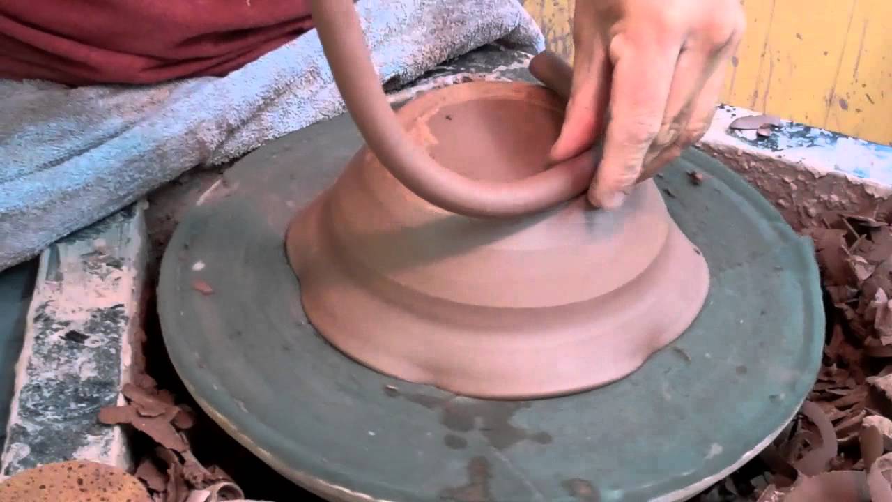 Throwing a foot on a bowl