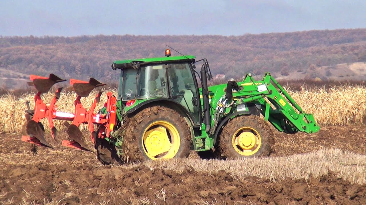 Arăm terenul la Ciuhoi-Bihor cu John Deere 5090 M și plugul reversibil Kuhn Master 103