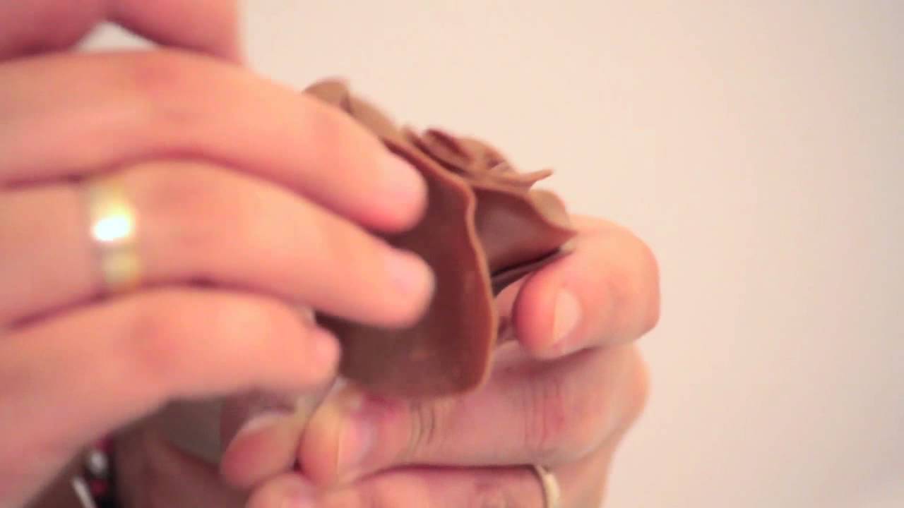 Tutorial Rosa de chocolate pl&aacute;stico para modelar