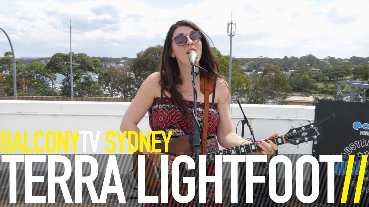TERRA LIGHTFOOT - STARS OVER DAKOTA (BalconyTV)