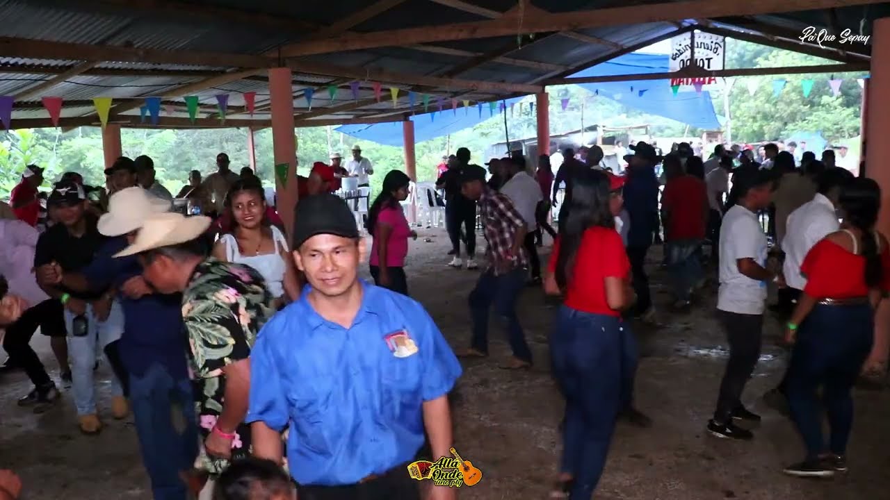 EL VICIO DEL CELULAR DANIEL ORTEGA DESDE RÍO INDIO LOS CHORROS DE CAPIRA/Fiesta de José Rodríguez