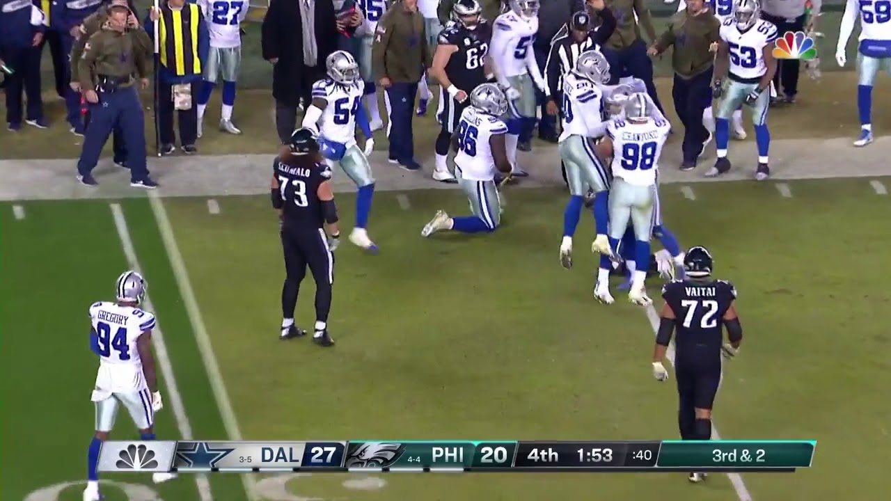 Leighton Vander Esch Makes INSANE ONE HANDED Tackle (Eagles vs  Cowboys, Week 10)