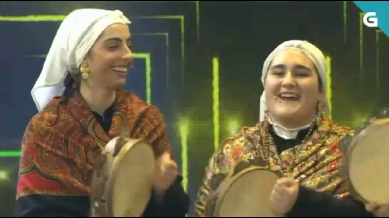 Escola de Baile e Musica Tradicional Rebulir ''Maneo de Bardans''