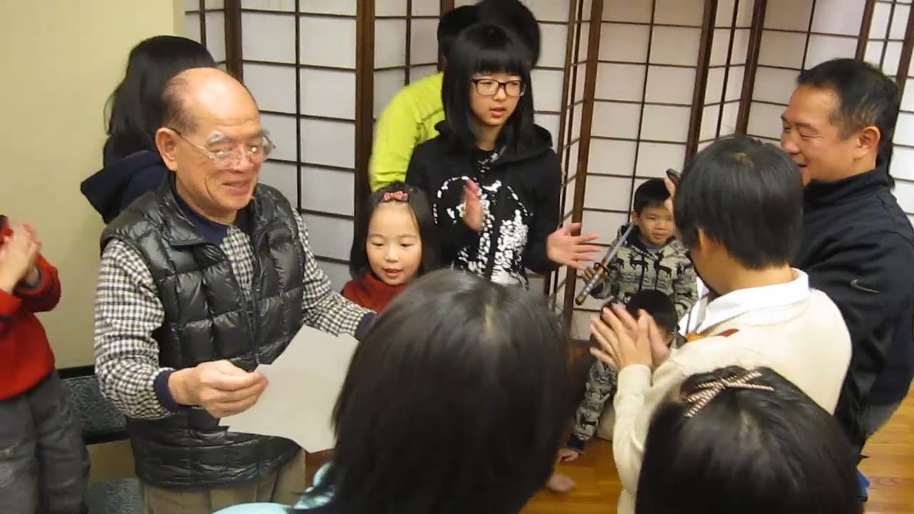 2013 給阿公獻禮的金孫們