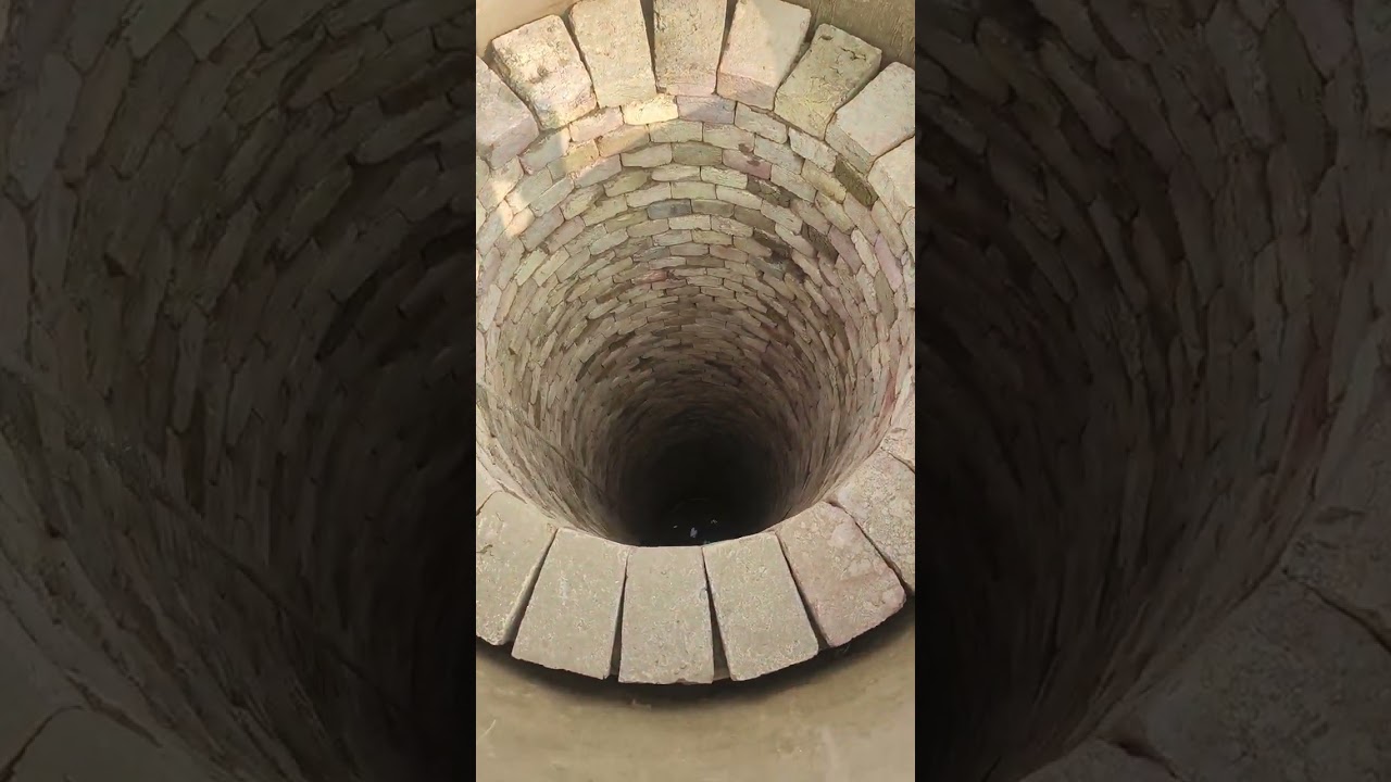 how pakka well is dug in thar desert sindh -pakistan