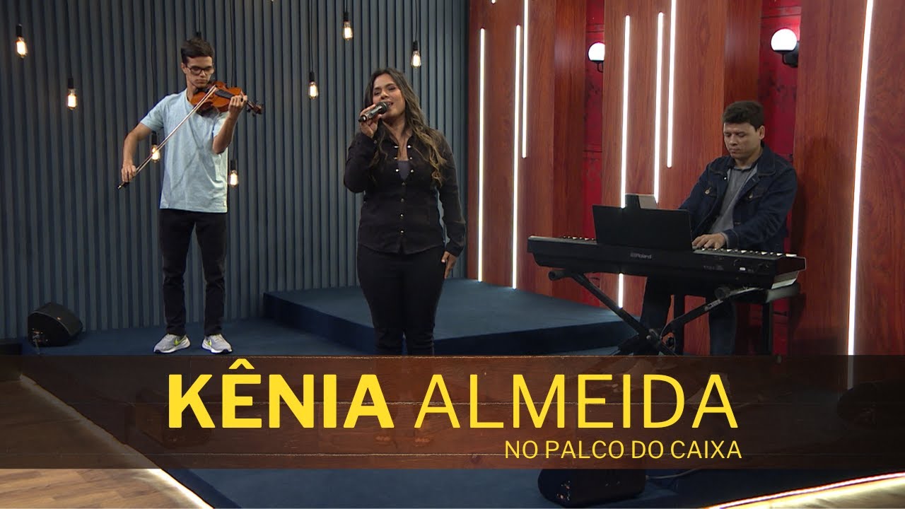 KÊNIA ALMEIDA no Palco do Caixa de Música