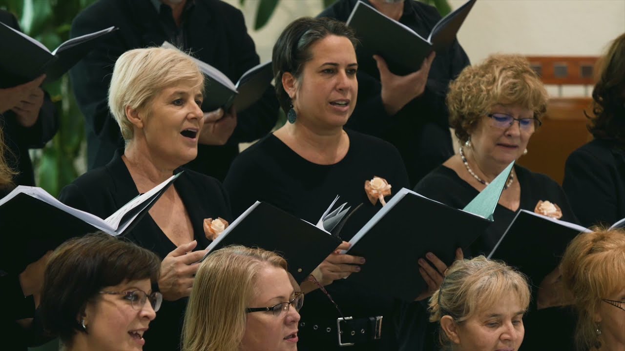 Vox Musica Kamarakórus - Jerry Estes: Adoramus Te - Gloria in Excelsis Deo