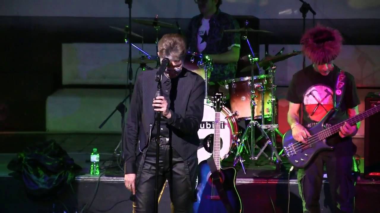 Lady Grinning Soul LIVE performed by Aladdin Insane David Bowie Tribute @ Piper Club Roma