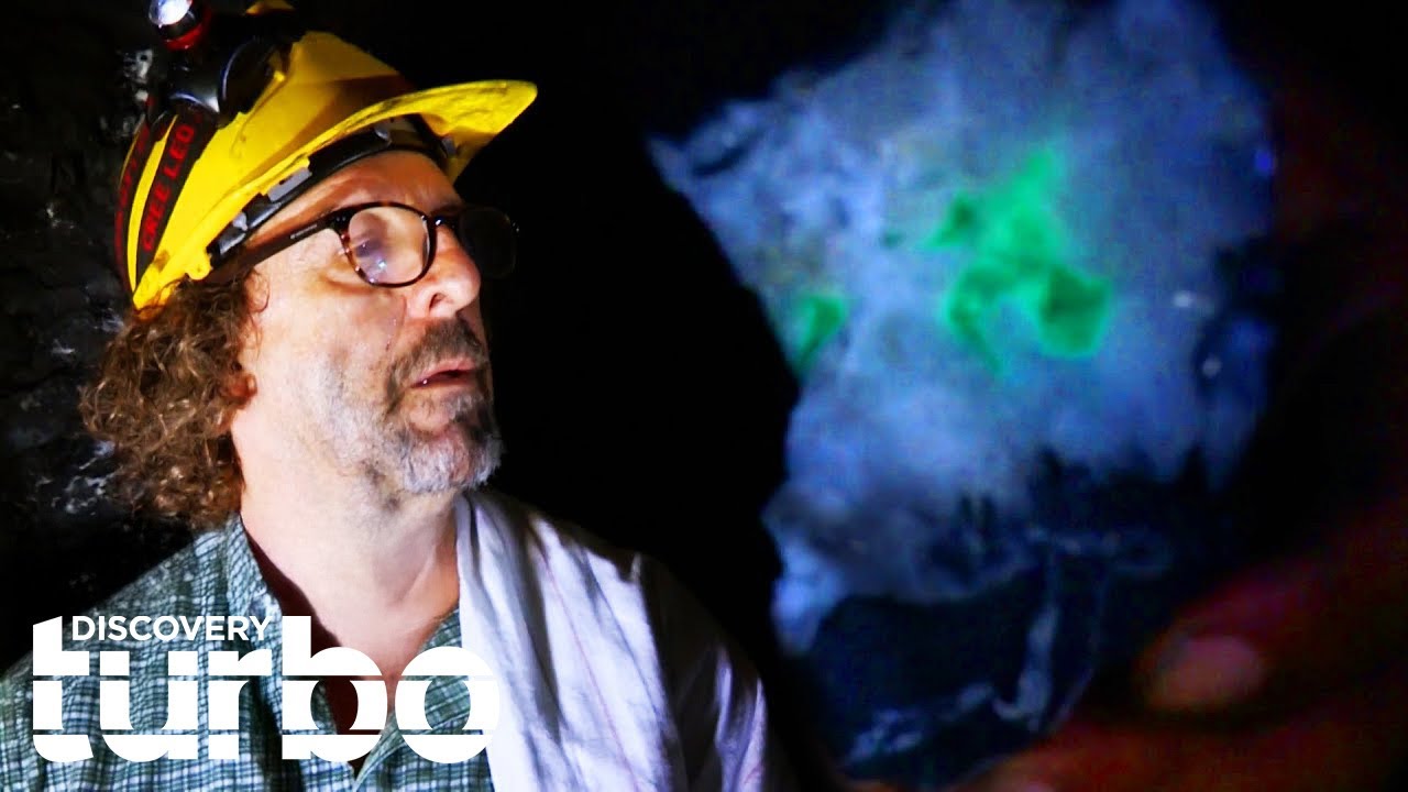 Gem Hunters Visit An Underground Emerald Mine In Columbia | Gem Hunt