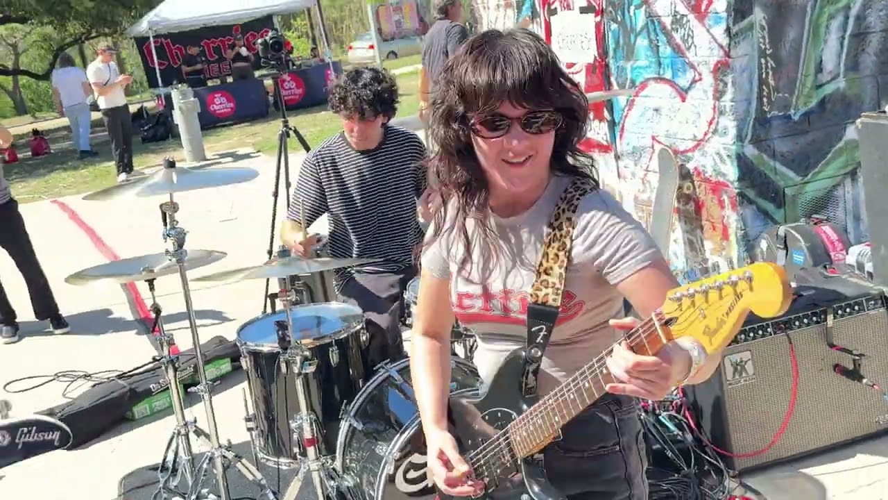 Grocery Bag - “XING” [Live at SXSW Skate Park]