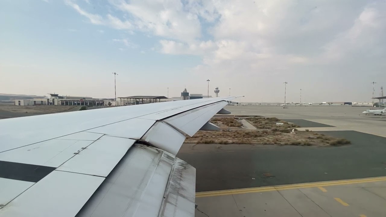 Kuwait Airways 777-300ER takeoff from Kuwait City