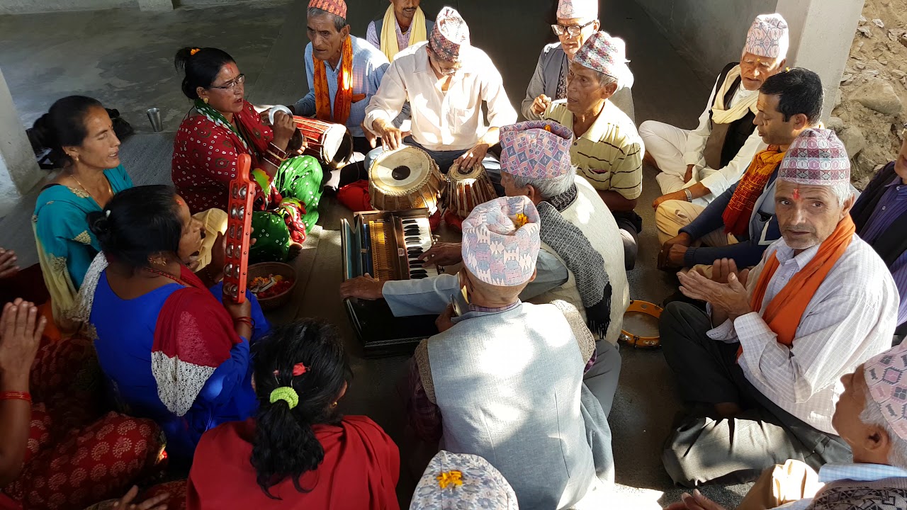 Nepali local chitwan people dance   النيبال في قرى شيتوان