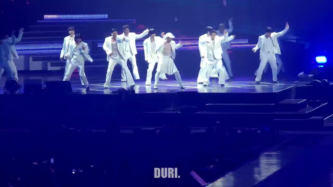 250823 SUPER SHOW 10, Black suit