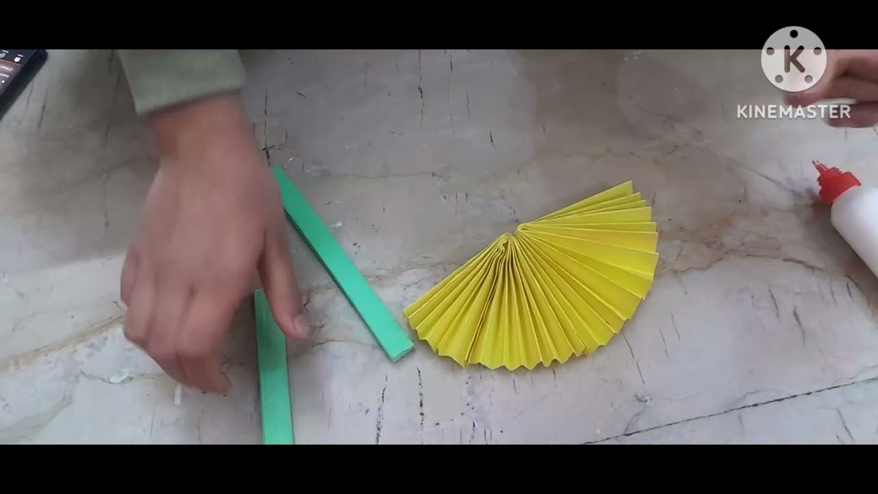 DIY sunflower fan🌻#viralvideo #subscribemychannel #like 🍥🏵☺️