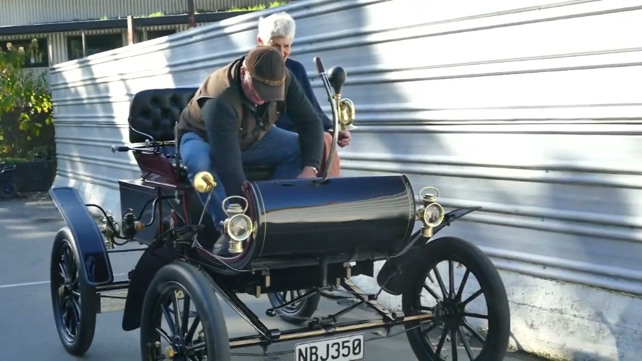 1900's Oldsmobile Start Up and Drive Away in Christchurch, Aotearoa New Zealand